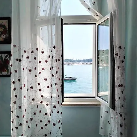 Studio Apartments Dalla Nonna Rovinj Exterior photo
